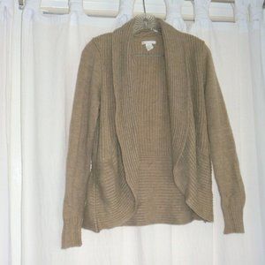 BASIC medium sized ribbed taupe cardigan sweater